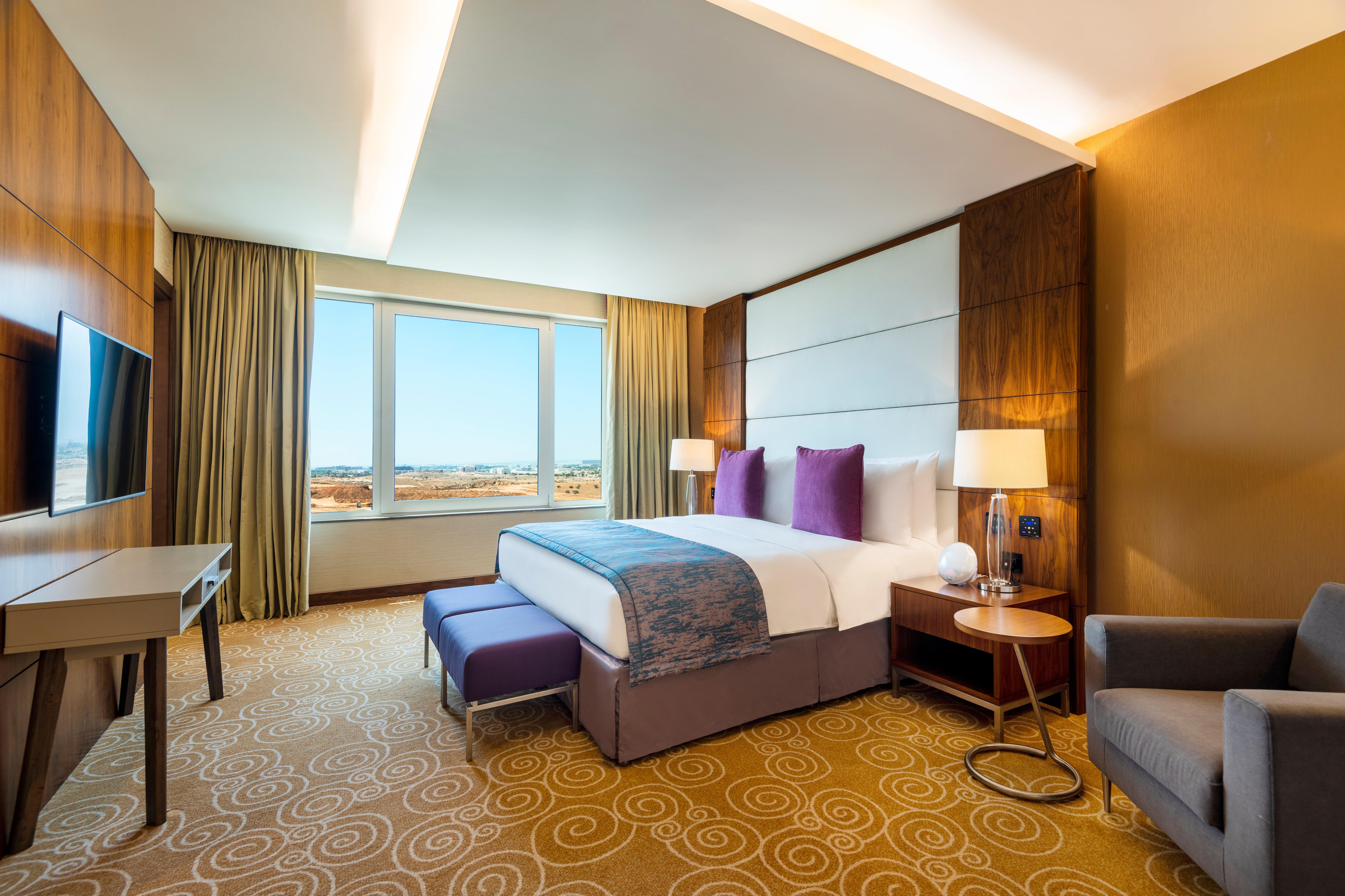 คราวน์ พลาซา มัสกัต โอซีอีซี Hotel ภายนอก รูปภาพ