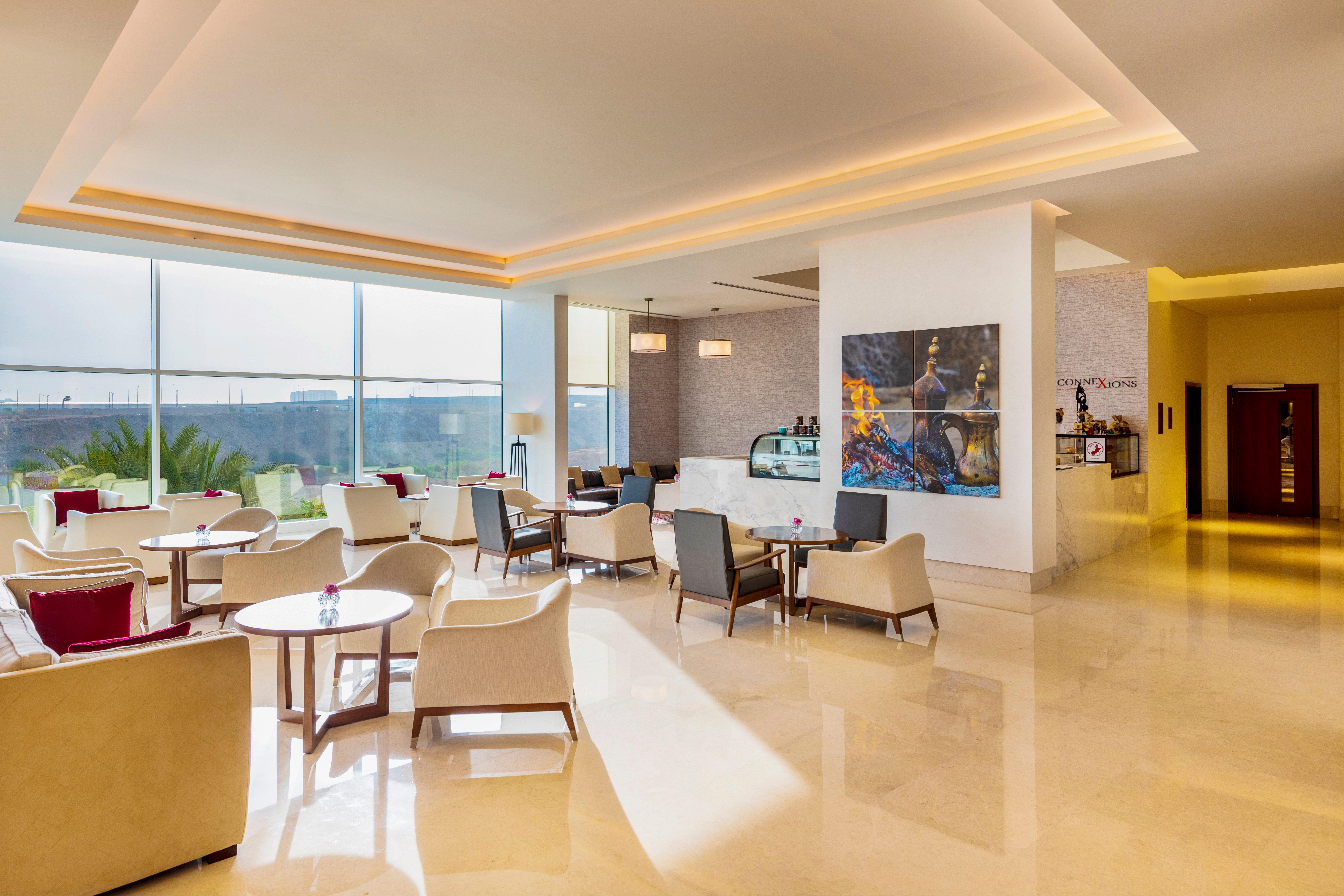คราวน์ พลาซา มัสกัต โอซีอีซี Hotel ภายนอก รูปภาพ