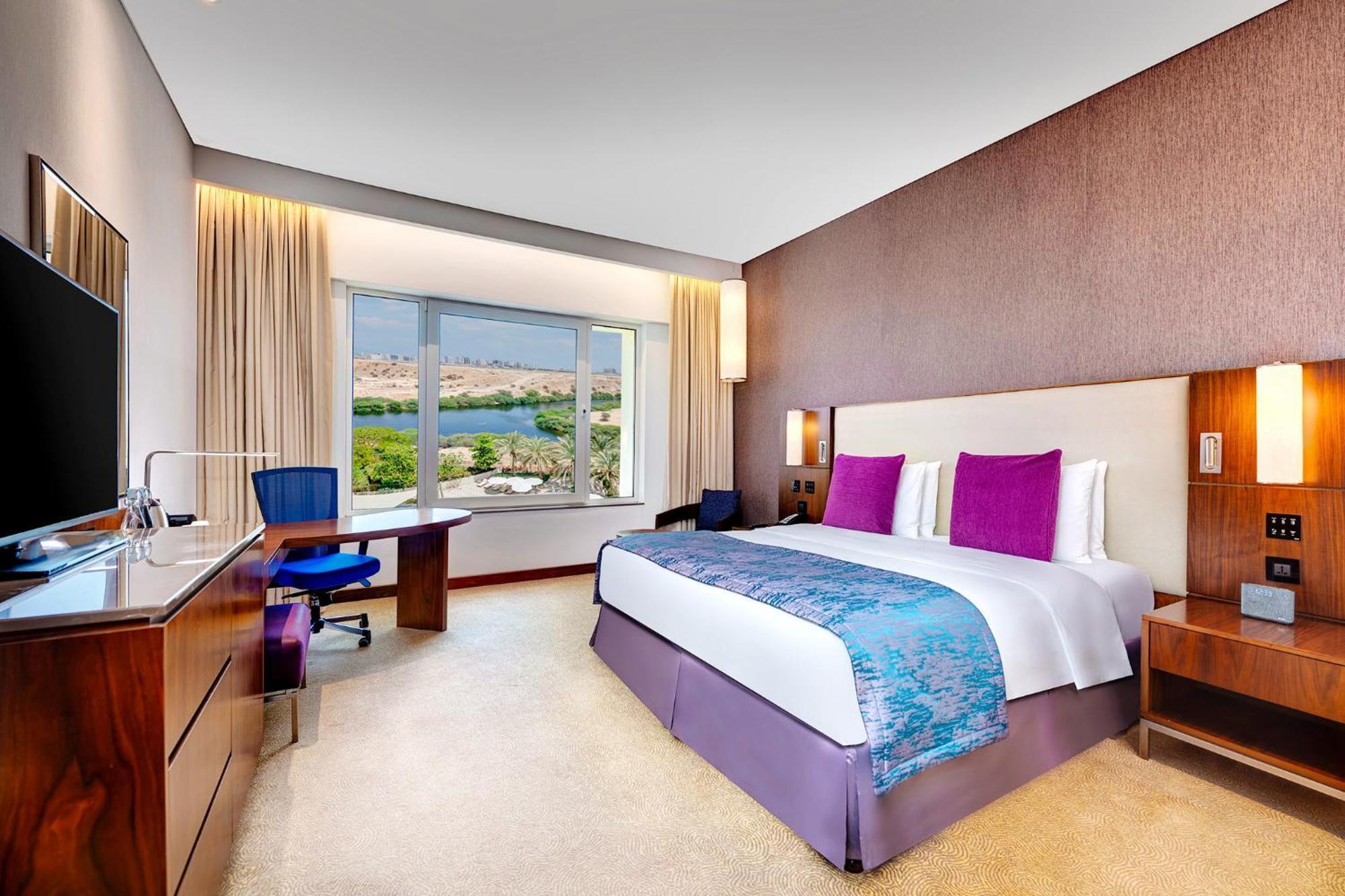 คราวน์ พลาซา มัสกัต โอซีอีซี Hotel ภายนอก รูปภาพ