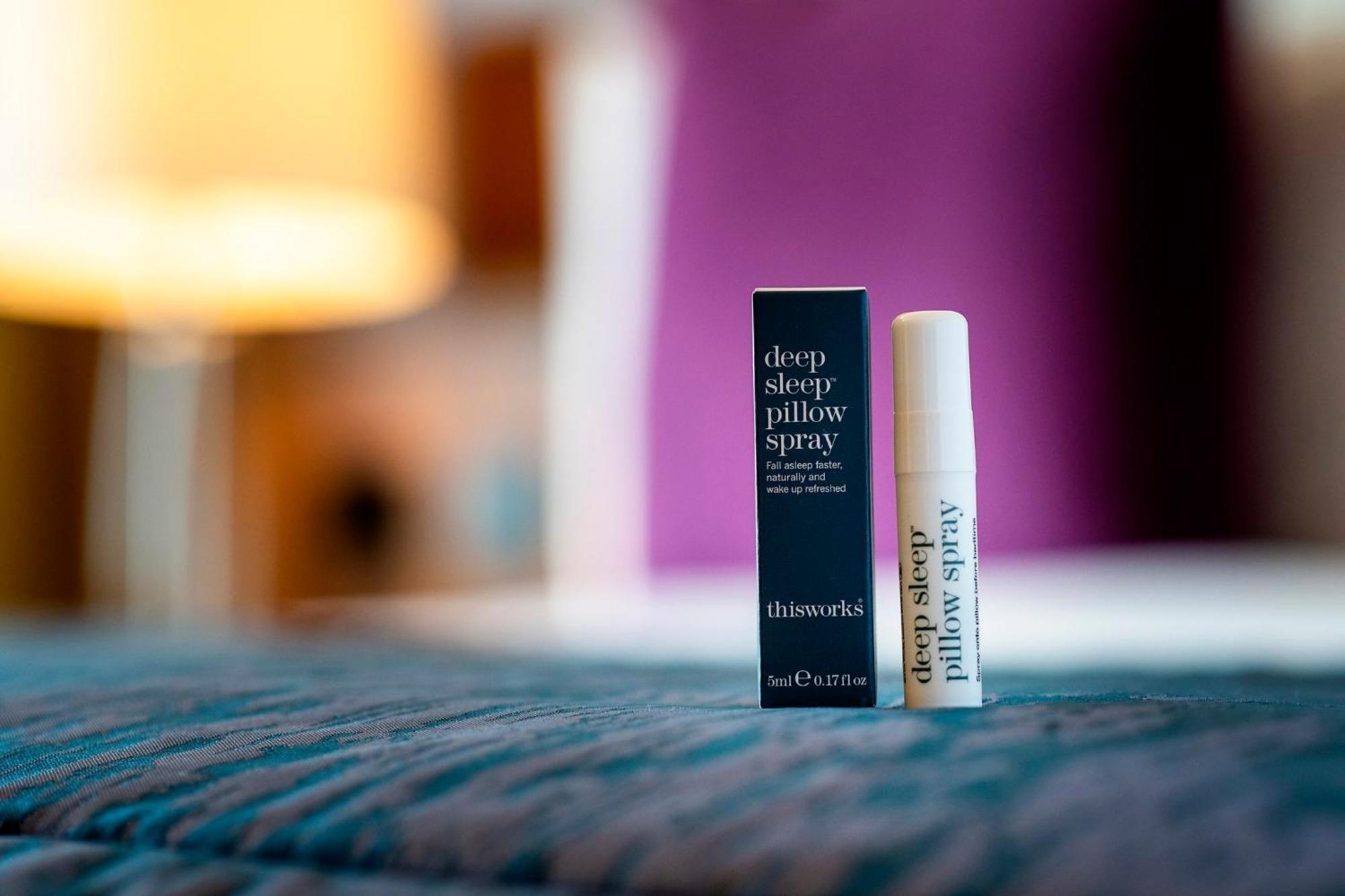 คราวน์ พลาซา มัสกัต โอซีอีซี Hotel ภายนอก รูปภาพ
